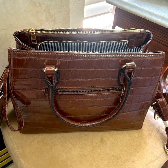 NWT PARK AVE COLLECTION VEGAN SATCHEL HANDBAG & WRISTLET - Picture 2 of 14